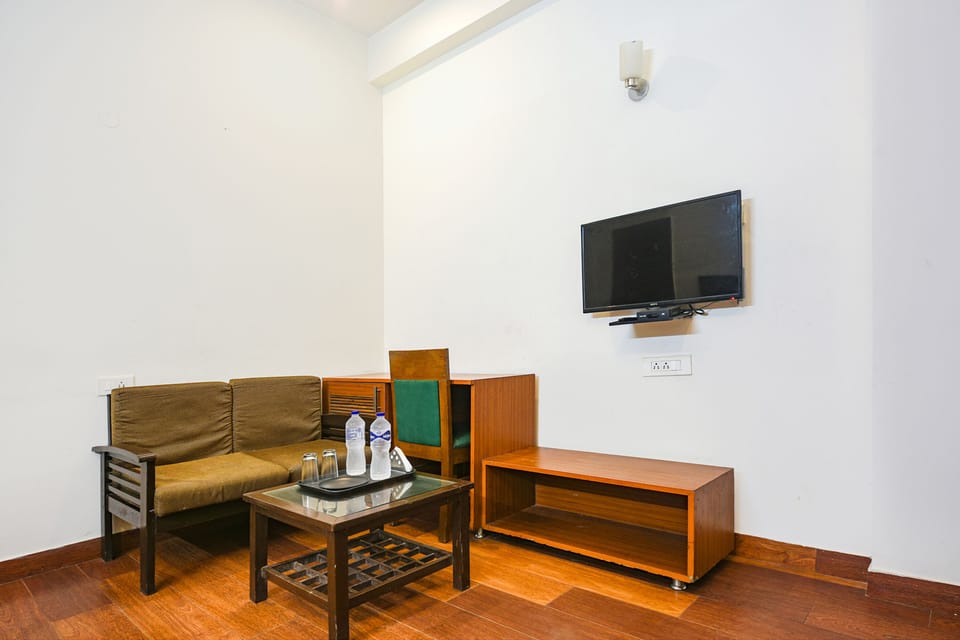Egyptian cotton sheets, premium bedding, in-room safe, free WiFi