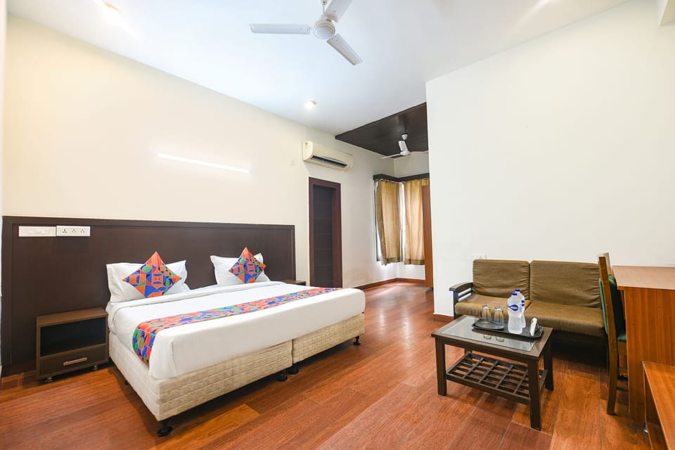 Egyptian cotton sheets, premium bedding, in-room safe, free WiFi