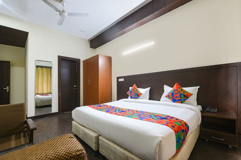 Egyptian cotton sheets, premium bedding, in-room safe, free WiFi