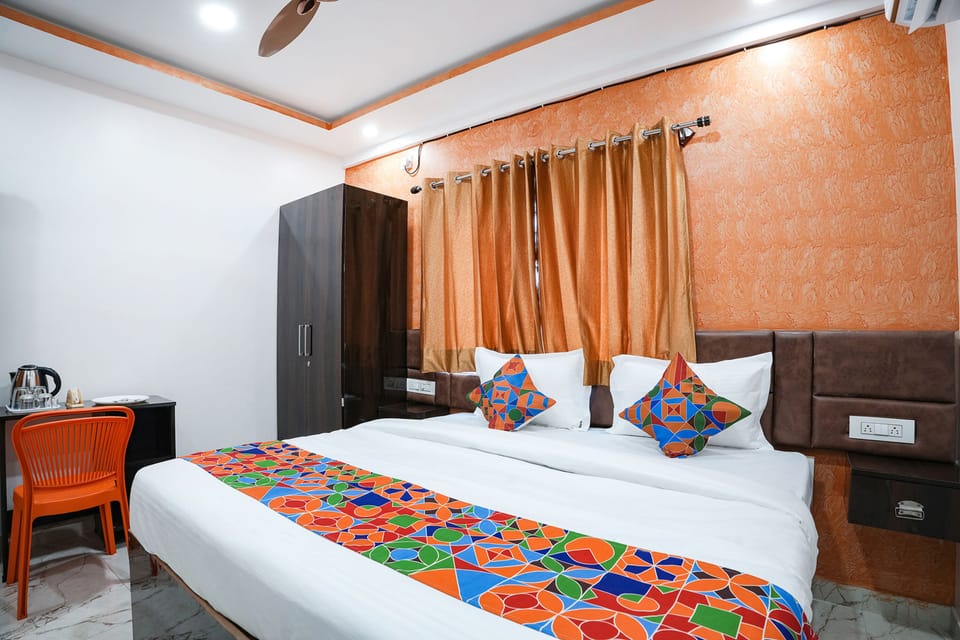 Egyptian cotton sheets, premium bedding, in-room safe, free WiFi