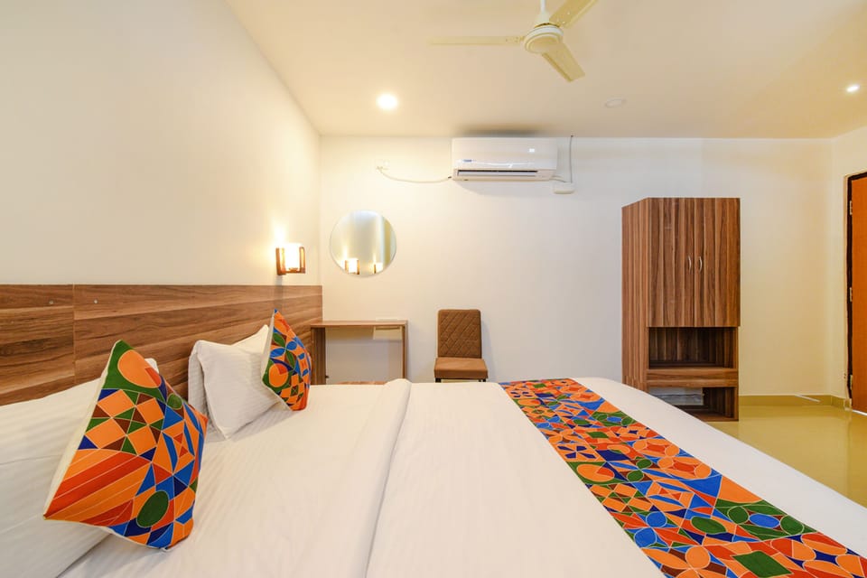 Egyptian cotton sheets, premium bedding, in-room safe, free WiFi