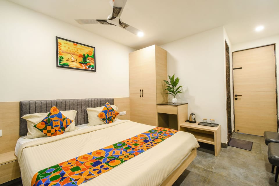 Deluxe Room | Egyptian cotton sheets, premium bedding, in-room safe, WiFi