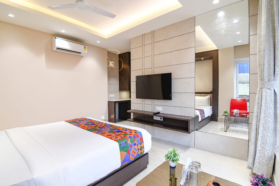 Egyptian cotton sheets, premium bedding, in-room safe, bed sheets