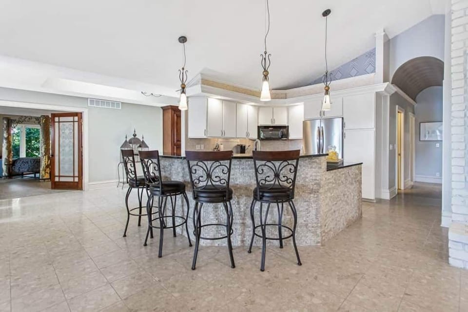 Wake up to the smell of a delicious Breakfast in this Bright and Sunny Kitchen!