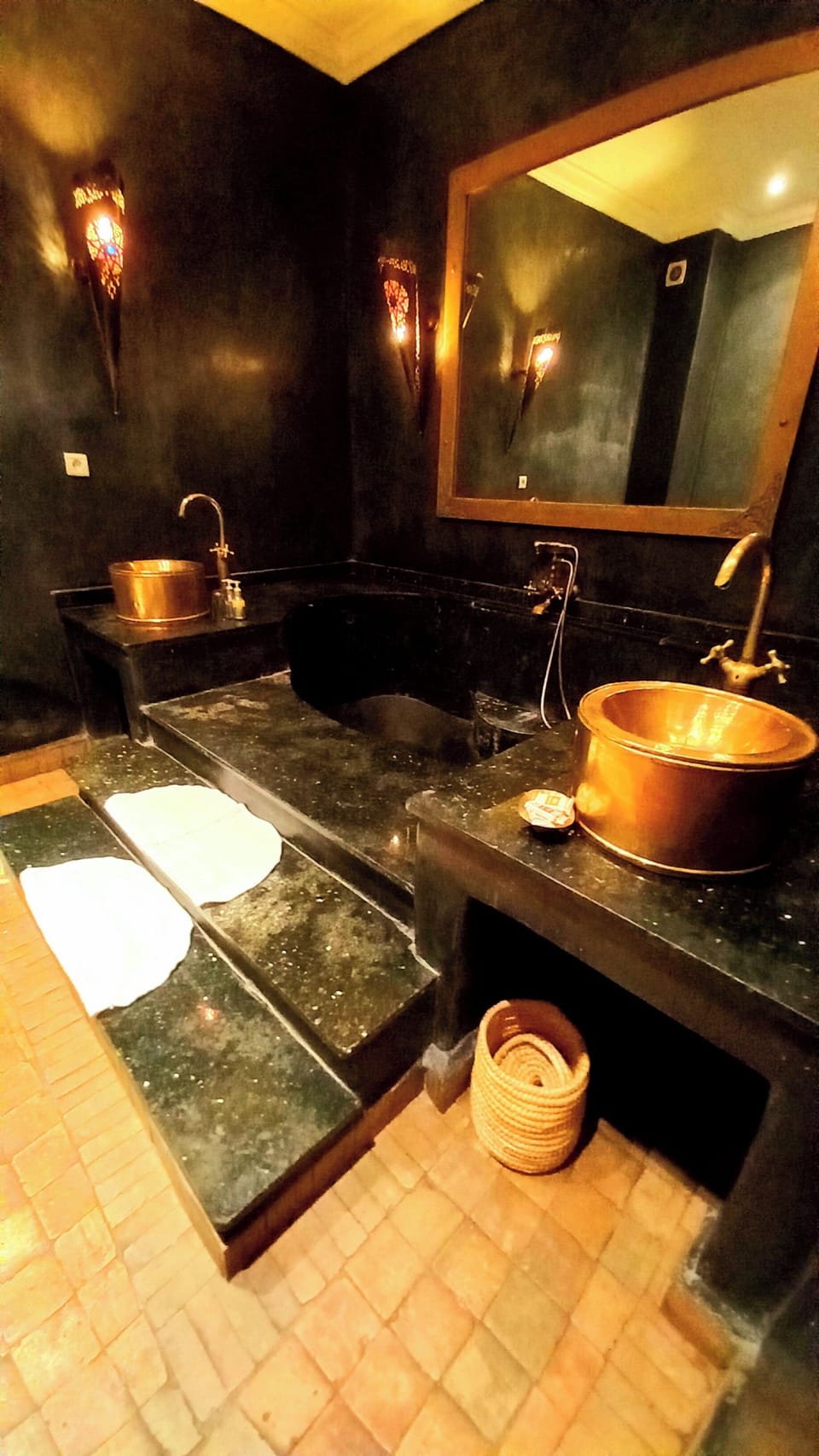 Junior Suite, Pool View | Bathroom