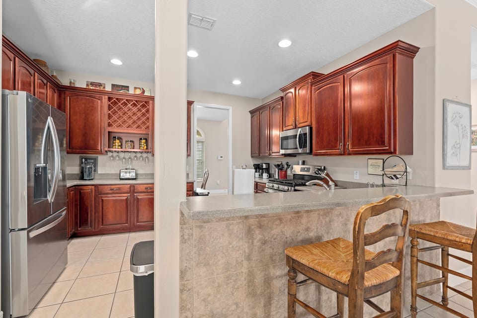 Gourmet kitchen - Fully stocked