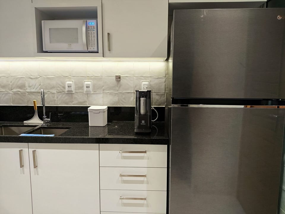 Apartment | Private kitchen | Coffee/tea maker, fridge, microwave, oven