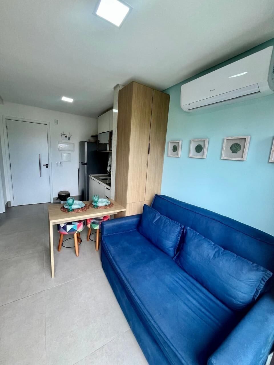 Apartment | Living area | 32-inch Smart TV with cable channels
