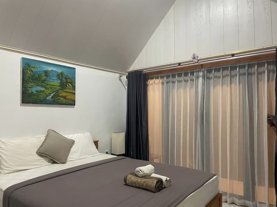 Standard Double Room, Mountain View | In-room safe, iron/ironing board, free WiFi
