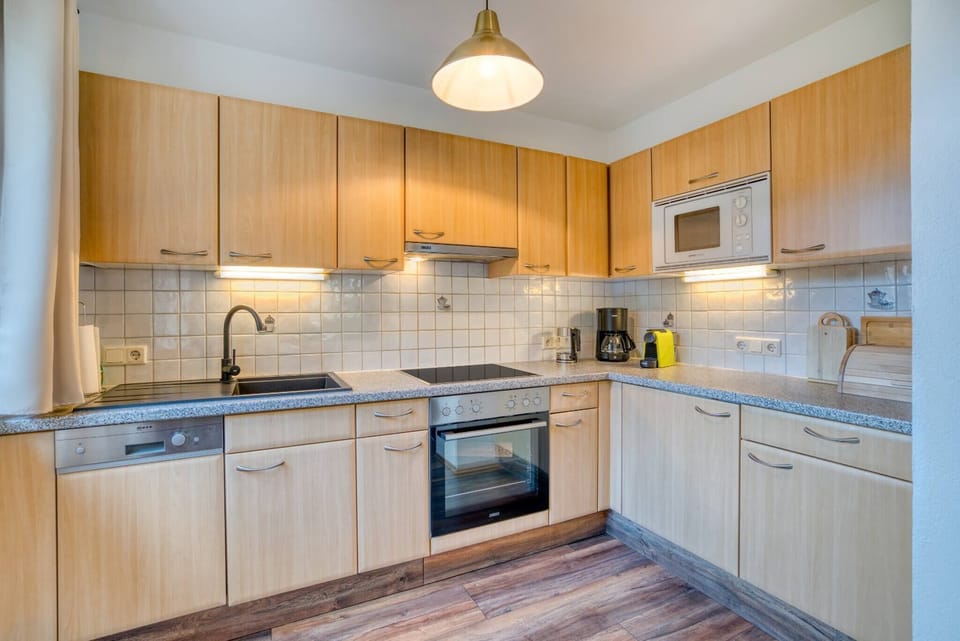 Apartment, 2 Bedrooms, Balcony, Garden View | Interior