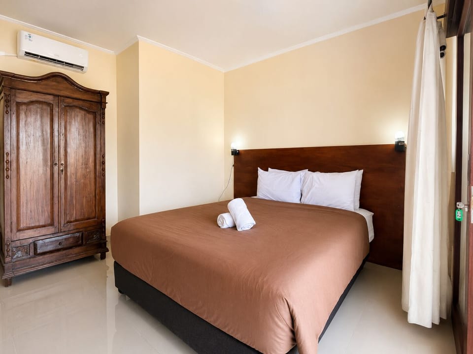 Double Room, City View | Minibar, desk, laptop workspace, soundproofing
