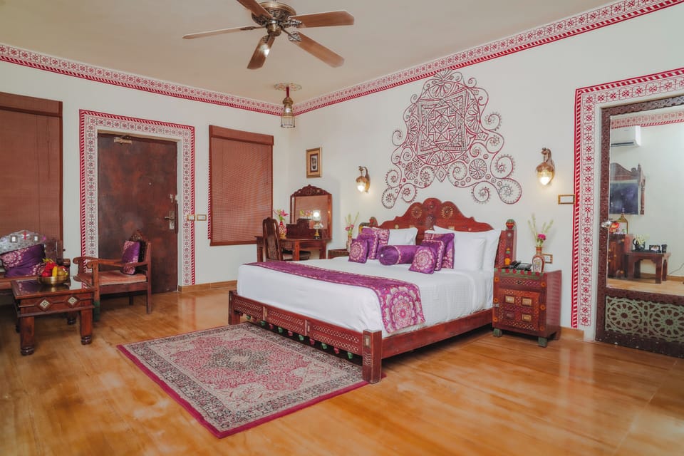 Royal Cottage | Bathroom | Separate tub and shower, free toiletries, hair dryer, slippers