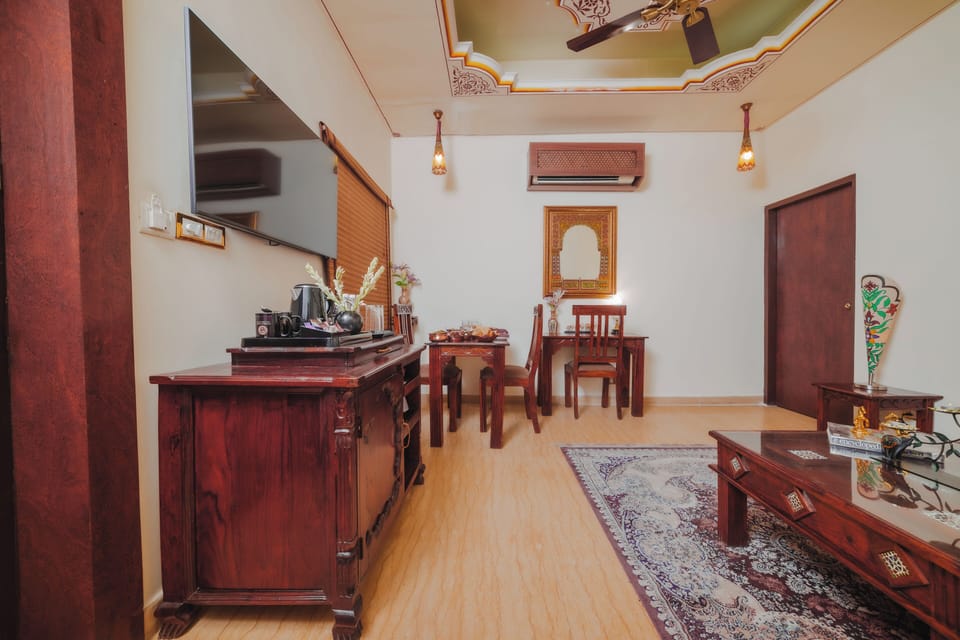 VIP ROYAL COTTAGE | Premium bedding, minibar, in-room safe, desk