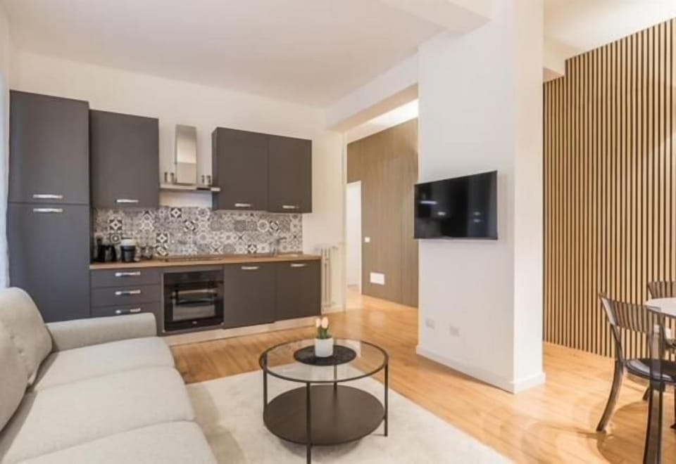 Apartment, 2 Bedrooms, Balcony, Garden View | Interior