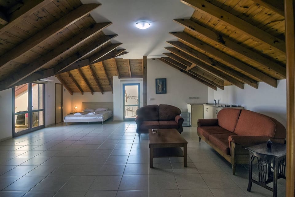 Villa, 6 Bedrooms, Smoking, Private Pool | Interior