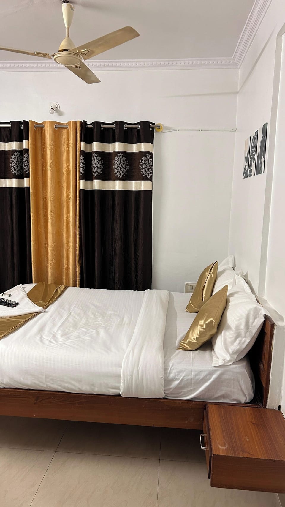 Deluxe Room Non-A/C | Free WiFi