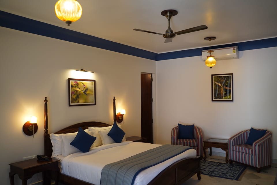 Luxury Cottage, Garden View | 1 bedroom, minibar, desk, laptop workspace
