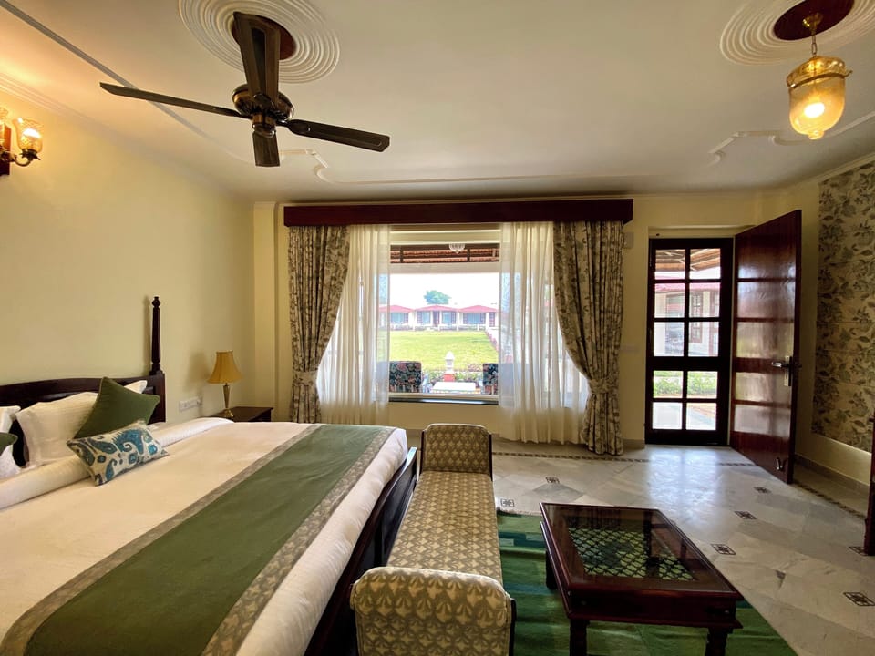 Luxury Cottage, Garden View | 1 bedroom, minibar, desk, laptop workspace