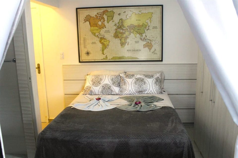 Deluxe Suite, Pool View | Premium bedding, bed sheets, wheelchair access