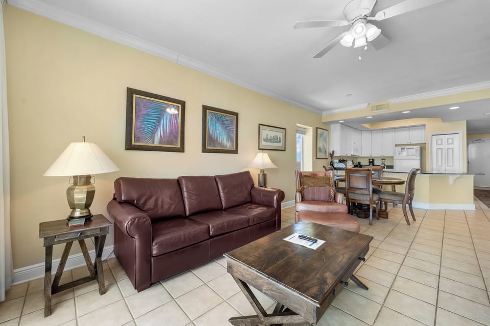Comfort Condo, Beach View, Beachfront | Living room | 50-inch Smart TV with cable channels