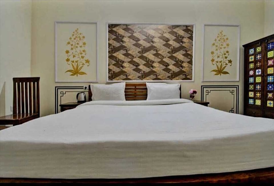 Deluxe Double Room, Garden View | Premium bedding, minibar (some free items), desk, laptop workspace