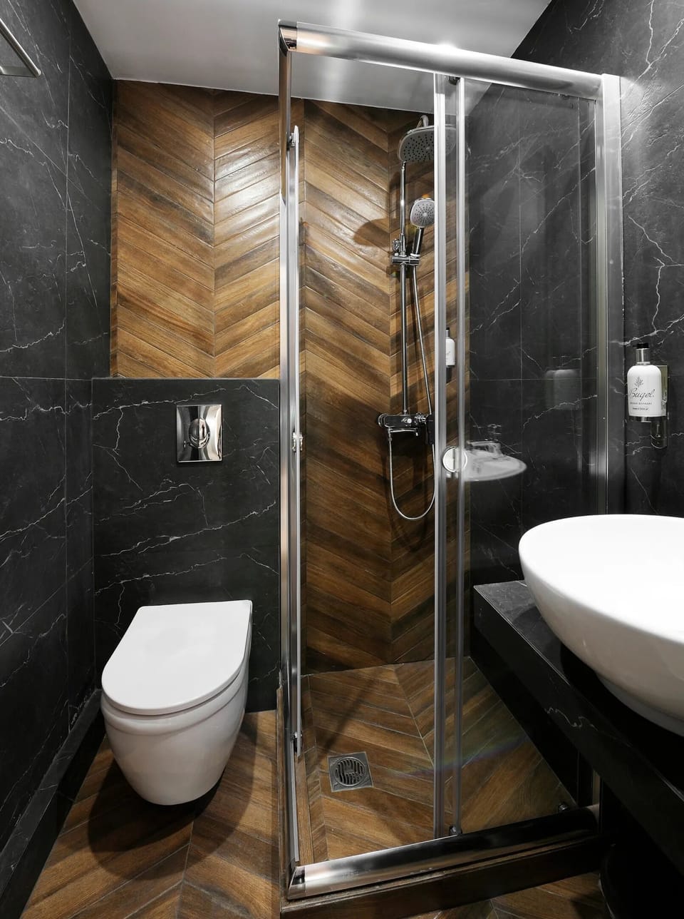 Superior Double or Twin Room, Balcony | Bathroom | Shower, hair dryer, slippers, towels