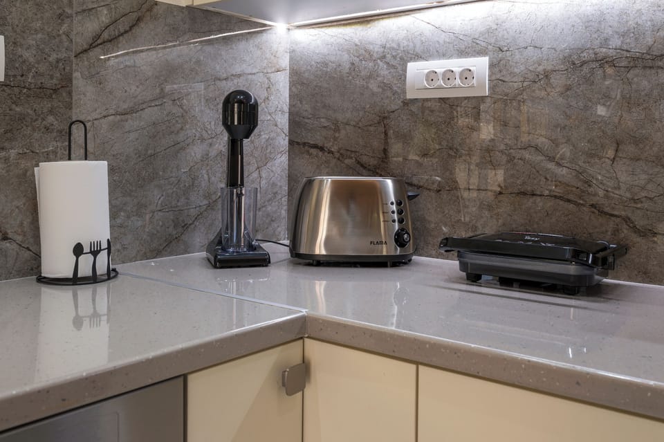 Electric kettle, toaster