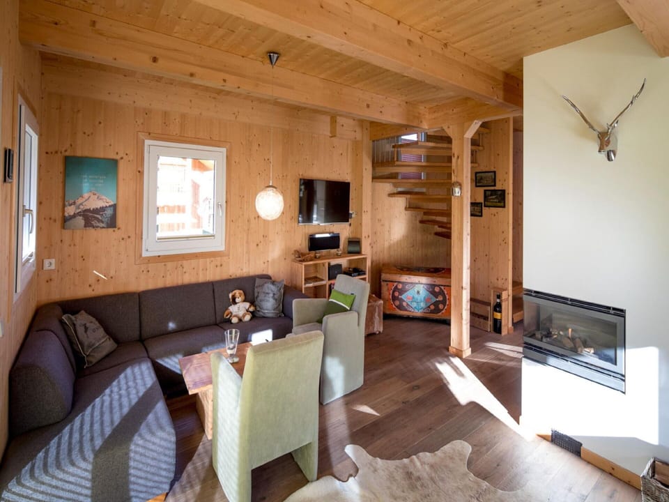 House | Dining