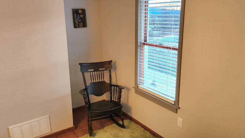 Full Bedroom