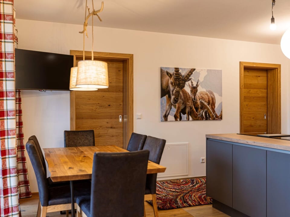 House | Dining