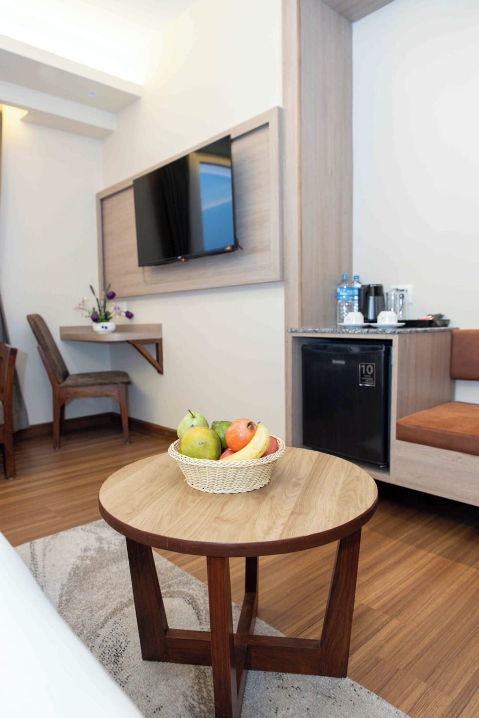 In-room safe, desk, laptop workspace, soundproofing