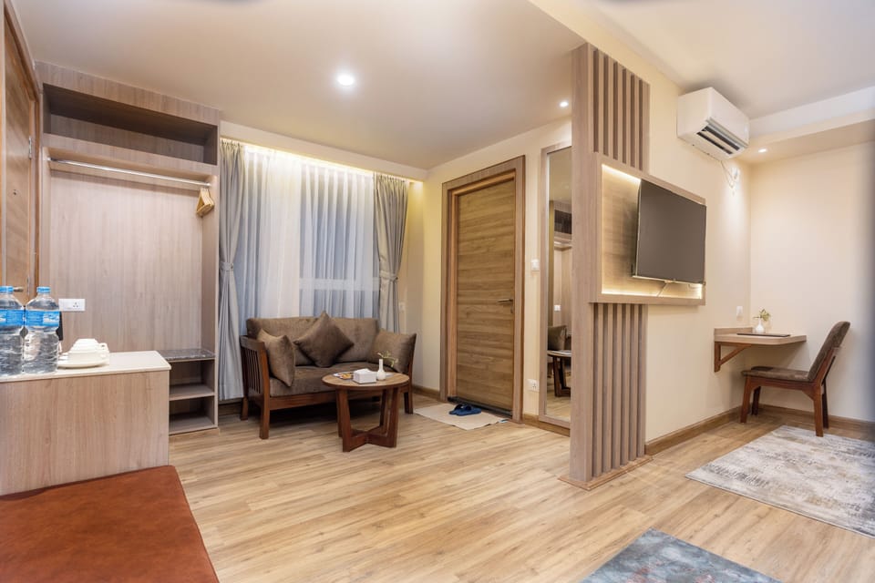 In-room safe, desk, laptop workspace, soundproofing