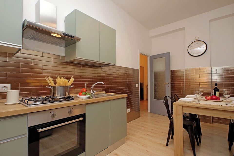 Comfort Apartment, Garden View | Private kitchen | Shared fridge, electric kettle