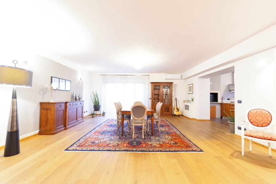 Luxury Condo | Dining room