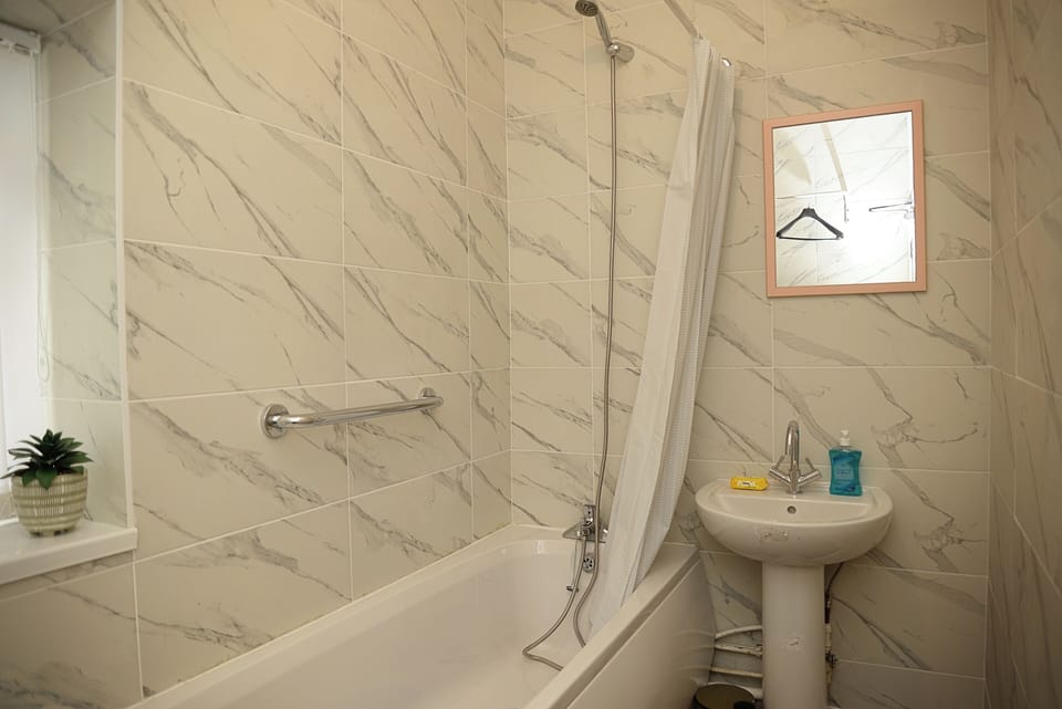 Cosy Orrell Park Retreat Near Anfield and Aintree Apartment in Liverpool