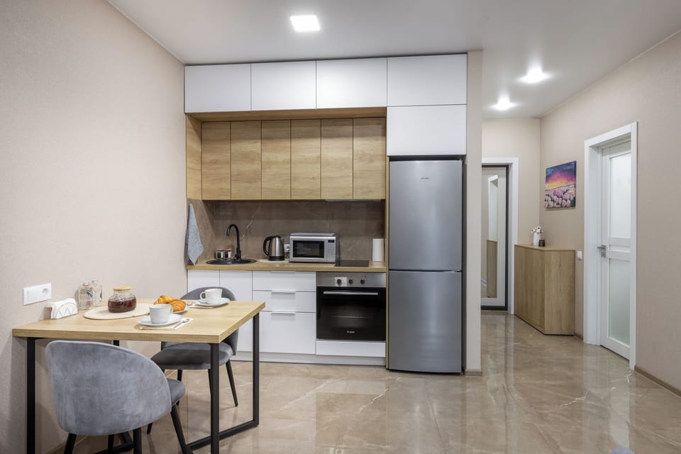 Classic Apartment, Park View | Private kitchen | Full-size fridge, microwave, oven, stovetop