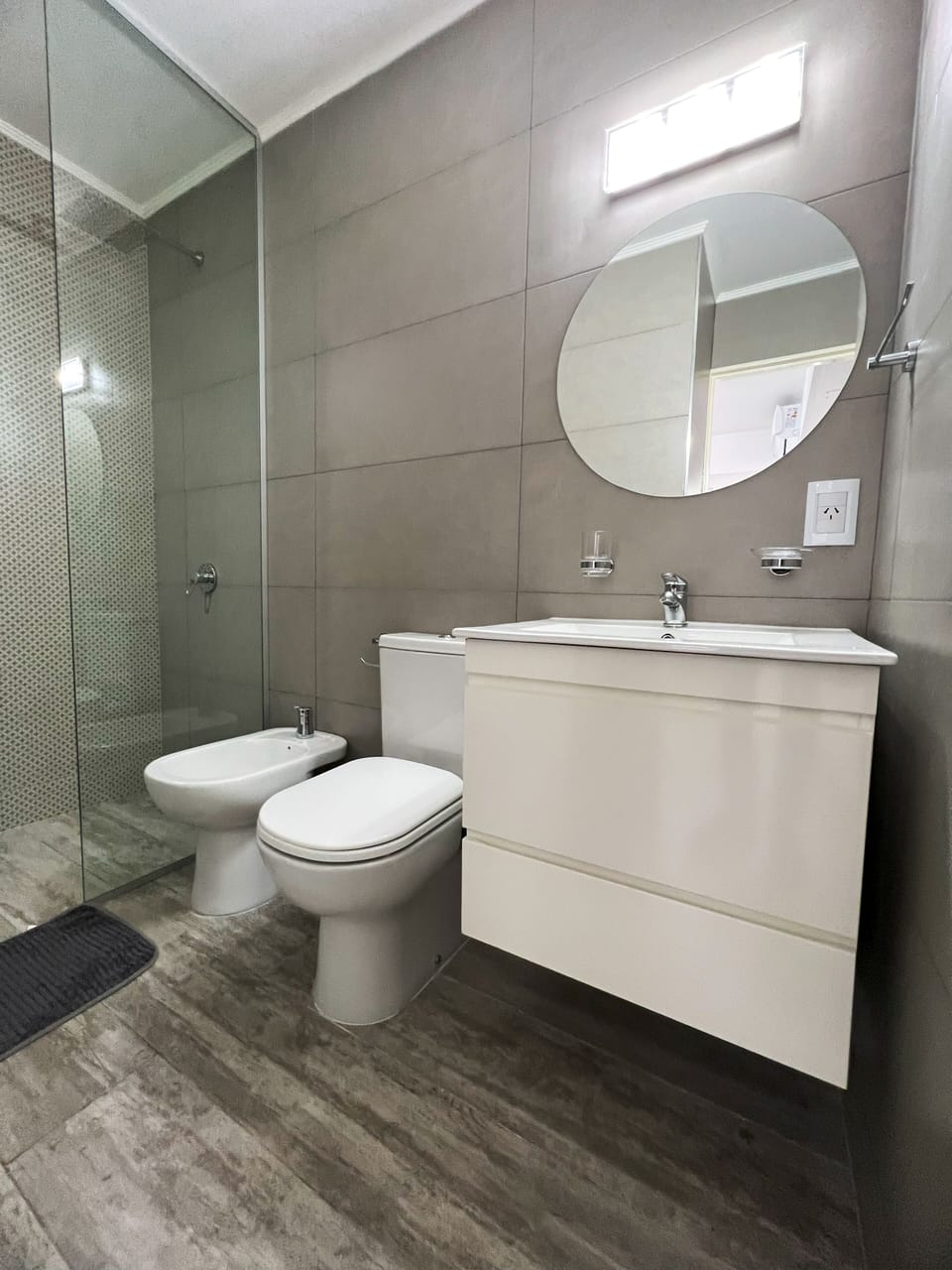 Studio | Bathroom