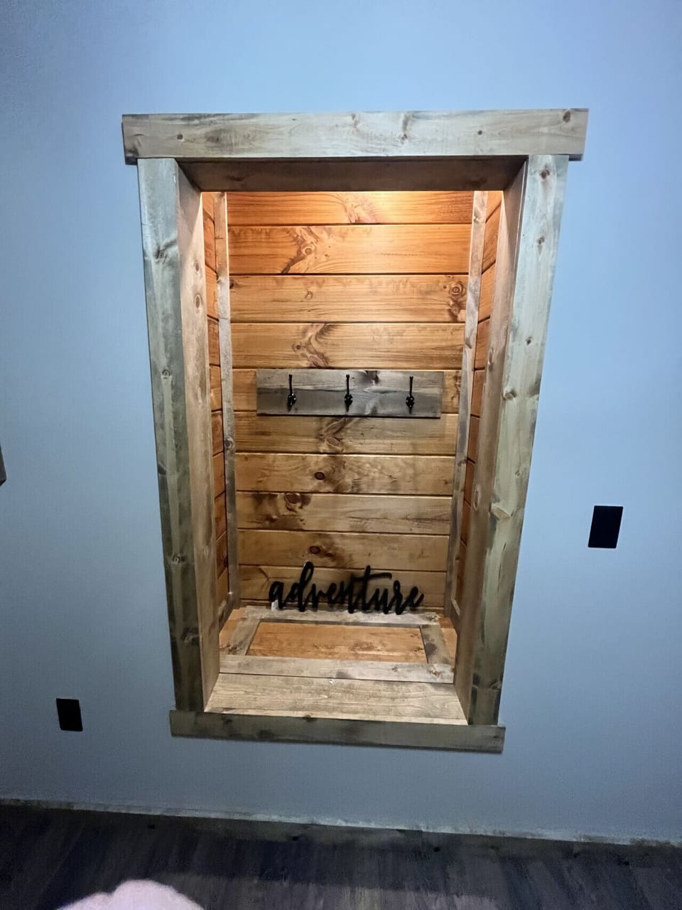 Built in Hall Trees in both downstairs bedrooms
