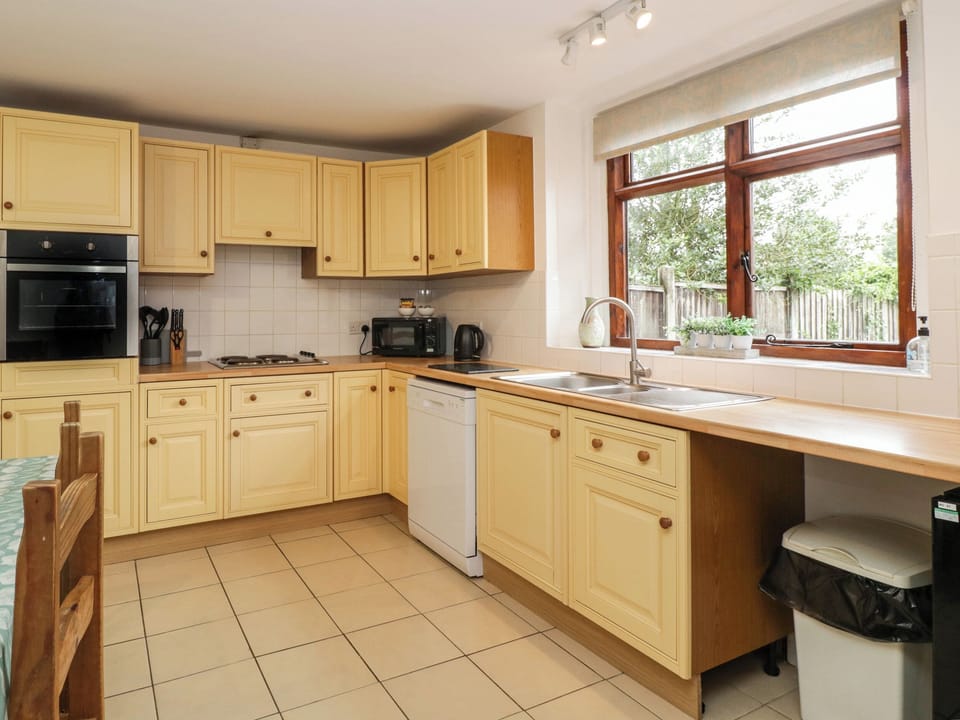Fridge, dishwasher, electric kettle, toaster