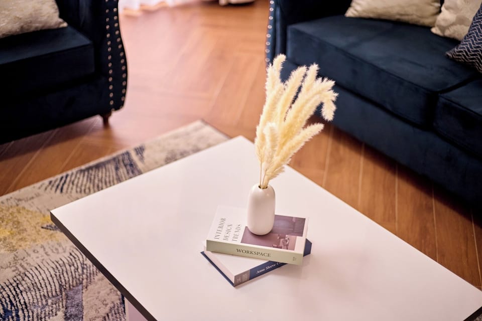 Luxury Apartment, Hill View | Living area
