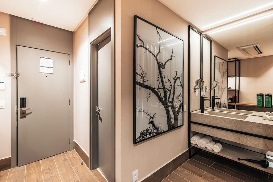 Family Room | Bathroom sink