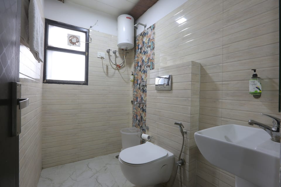 hotel hi life DX Hotel in New Delhi