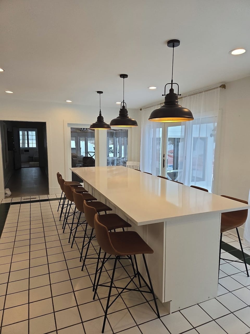 Kitchen island. 12 feet of quartz countertop