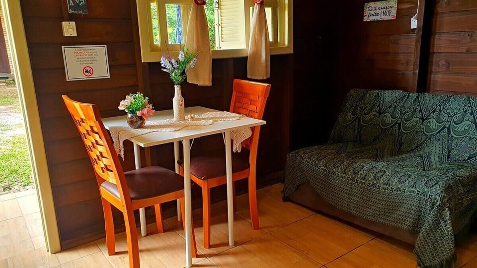 Romantic Cabin | Free WiFi, bed sheets