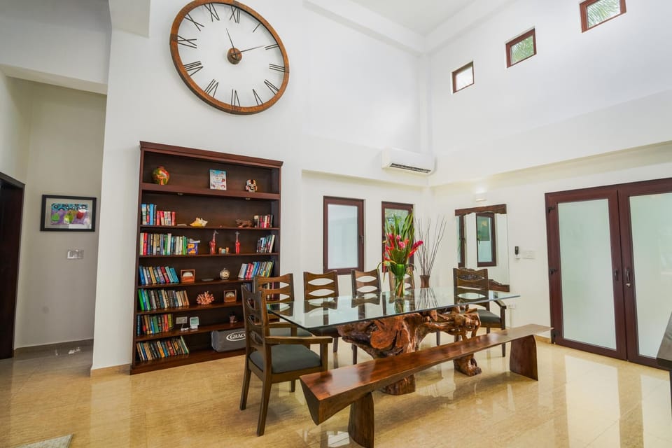 Castaway Villa - 4 Bedroom Beachfront Villa with Pool and Pier (4166)