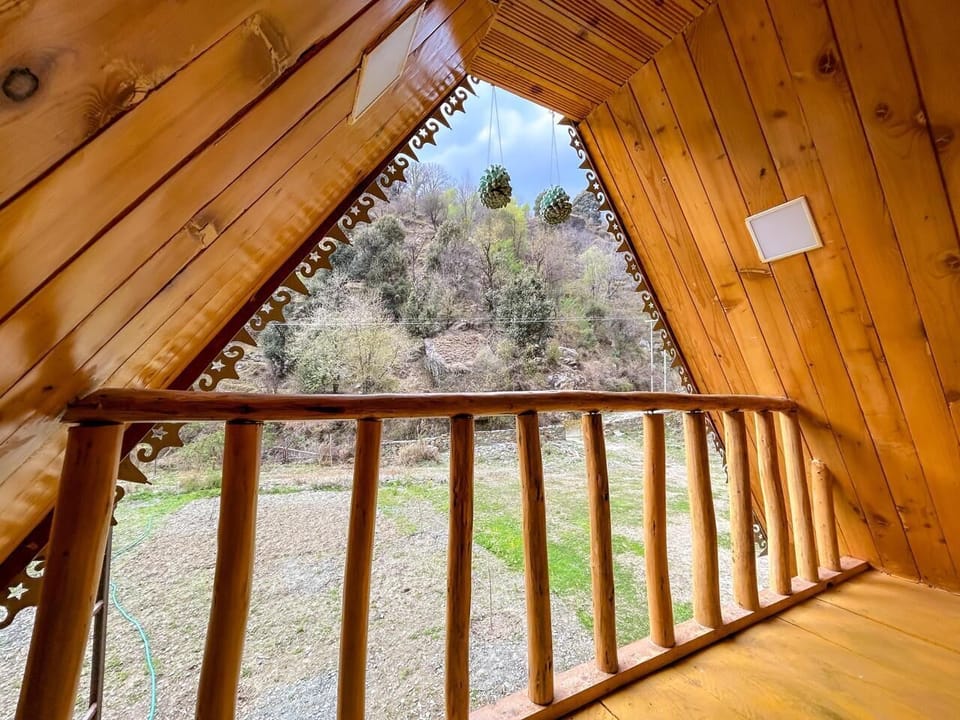 Luxury Villa, Mountain View | Balcony