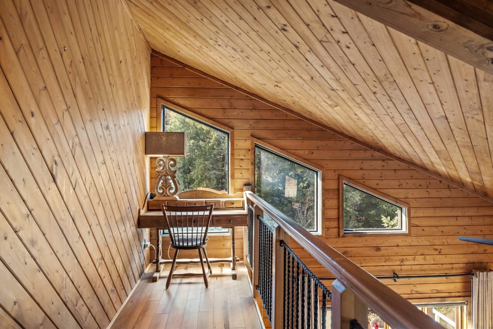 Great desk with natural light