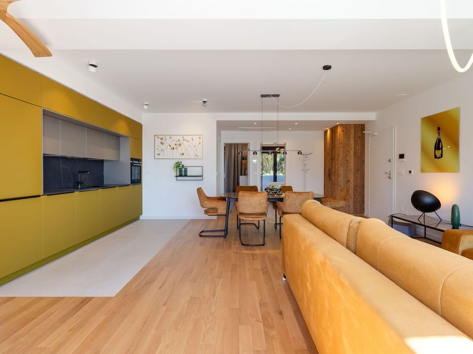 Property, Furniture, Table, Couch, Comfort, Wood, Houseplant, Living Room, Orange, Flooring