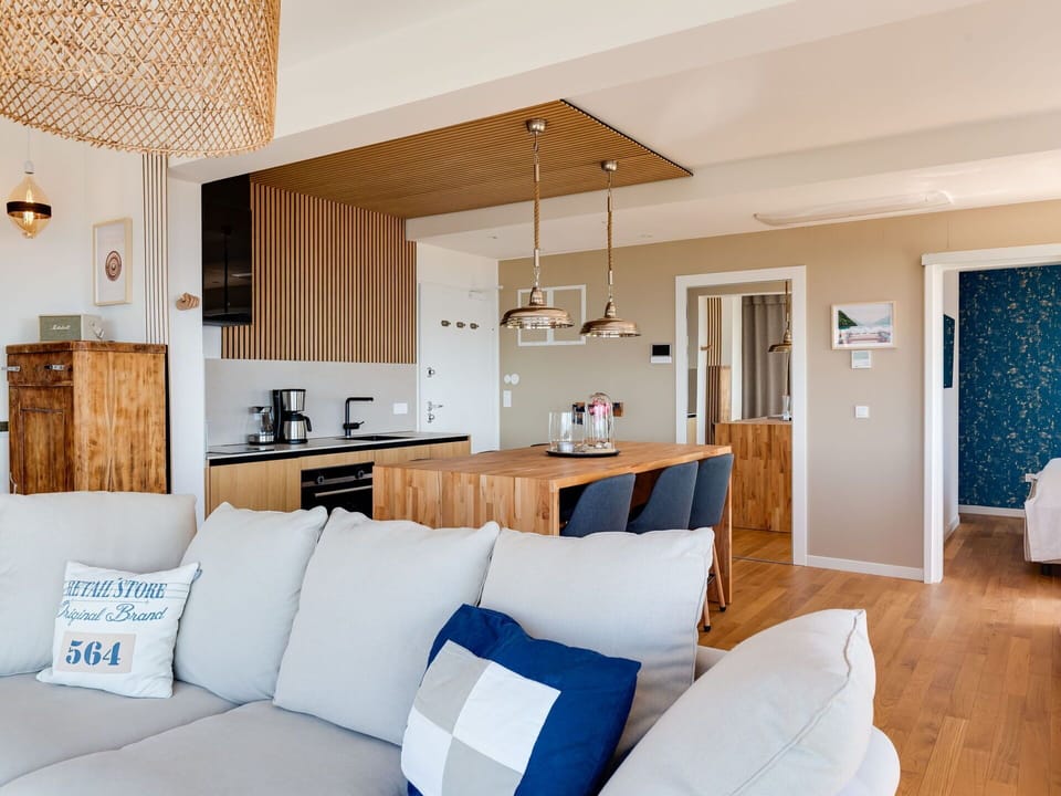 Property, Furniture, Couch, Azure, Wood, Comfort, Lighting, Interior Design, Lamp, Studio Couch