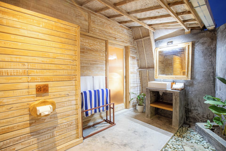 Deluxe Room | Bathroom